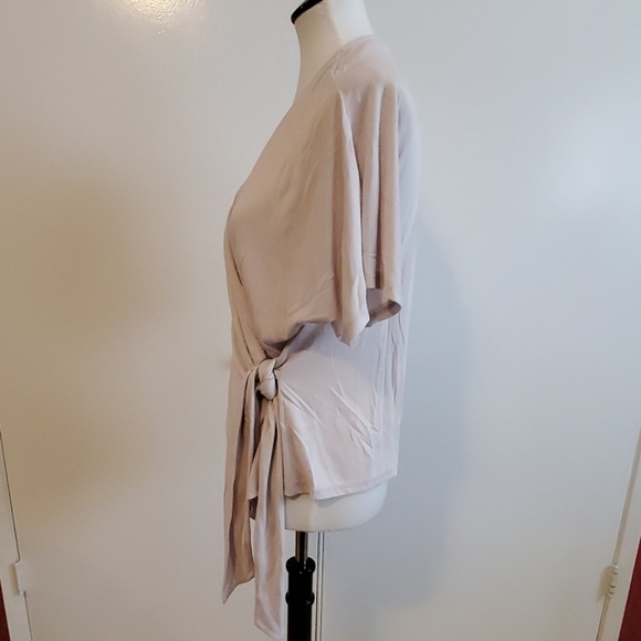 NWT Lush Wrap Side Tie Short Sleeved Shirt - Picture 3 of 8